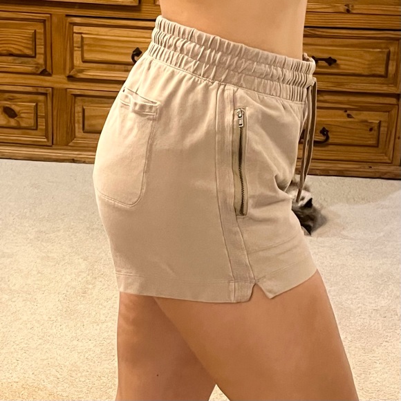 Twill Two-Toned Shorts - Picture 1 of 6
